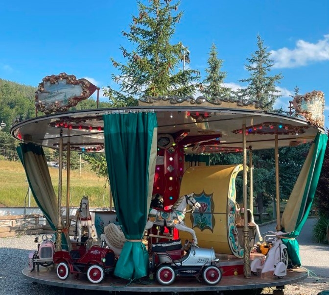 Manège carrousel sur remorque