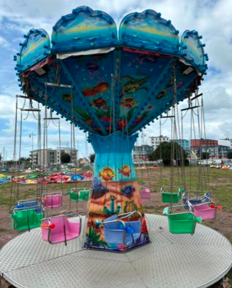 Manège Chaises volantes pouss pouss