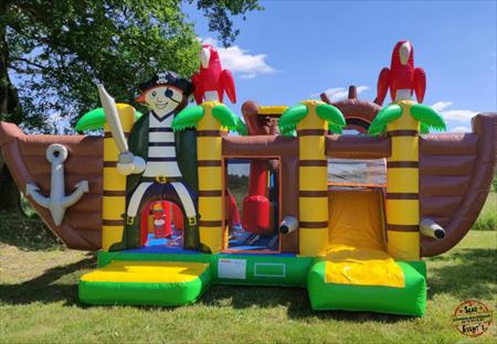 CHÂTEAU GONFLABLE PIRATE
