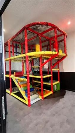 STRUCTURE DE JEUX INTÉRIEURE POUR ENFANTS . EASYPLAYSYSTEMS
